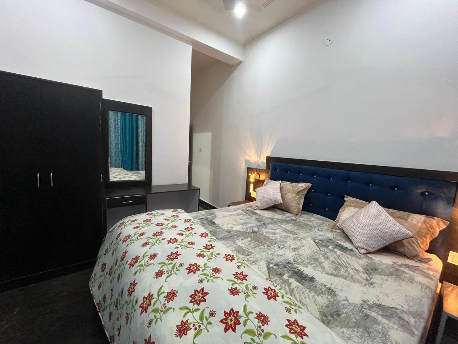 La Calma Homestay Khajuraho Exterior photo